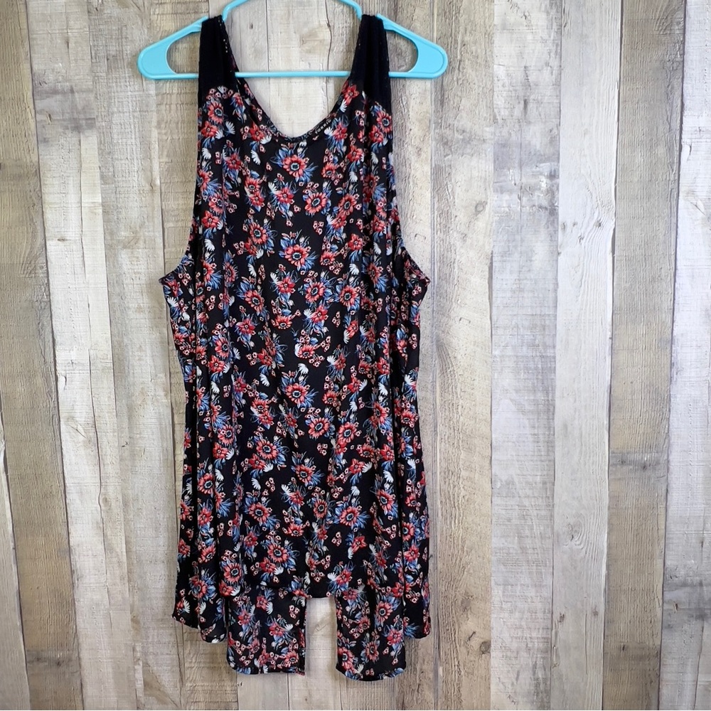 Torrid Size 5 Back Button(missing last button) Almost Sheer Floral Top